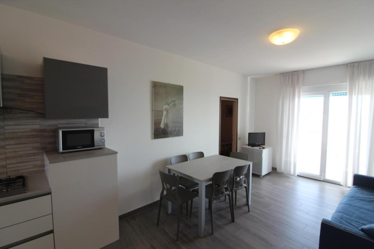 Appartamenti Puerto Do Sol Lignano Sabbiadoro Ngoại thất bức ảnh